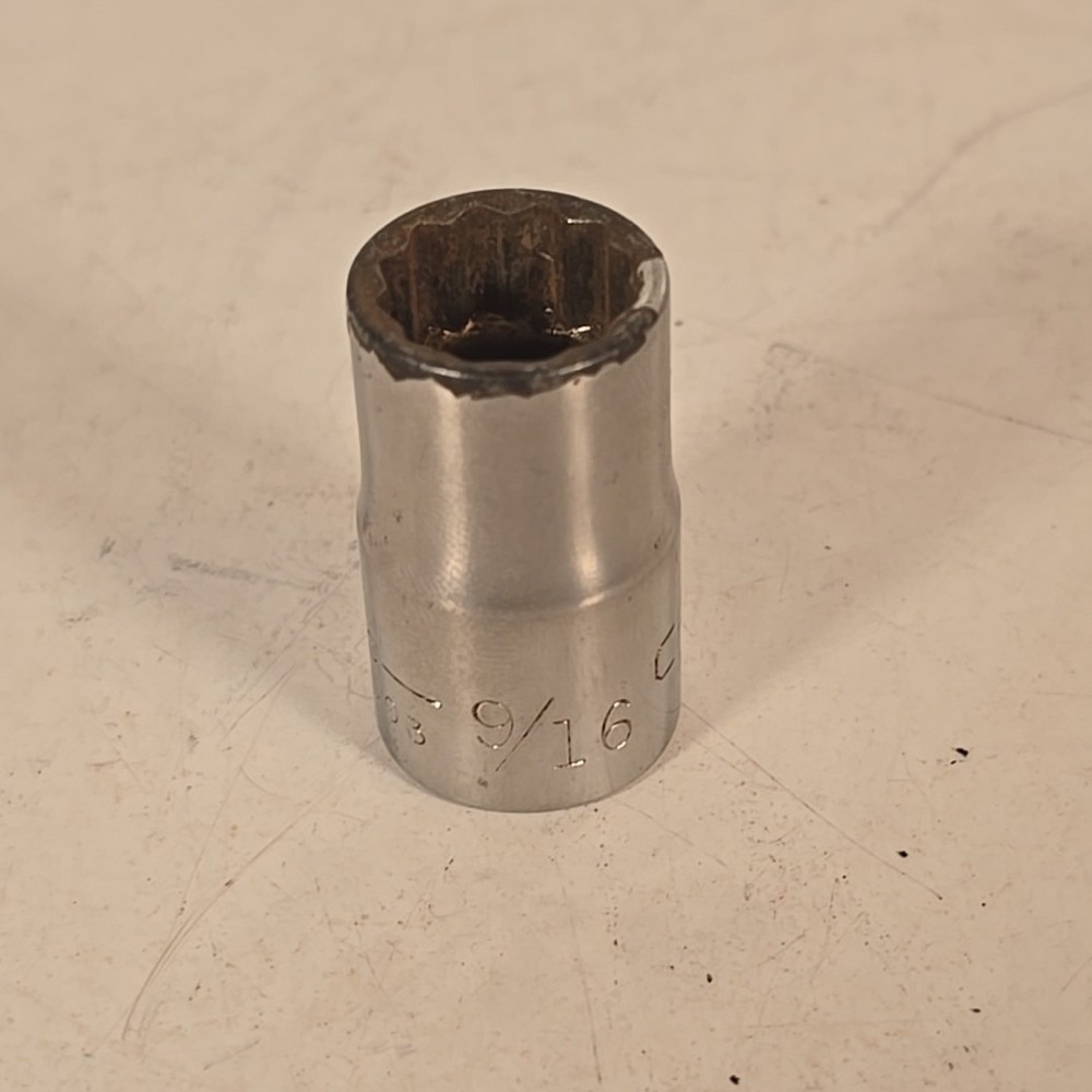 Craftsman USA 9/16" SAE Socket  12 Point 1/2" Drive -G- 47503